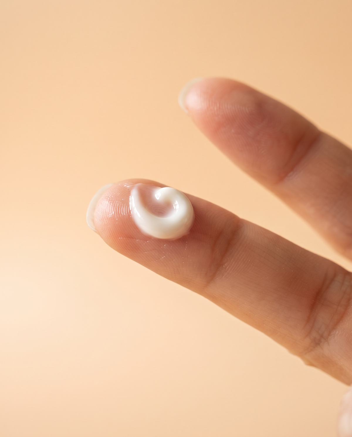 Eye cream texture